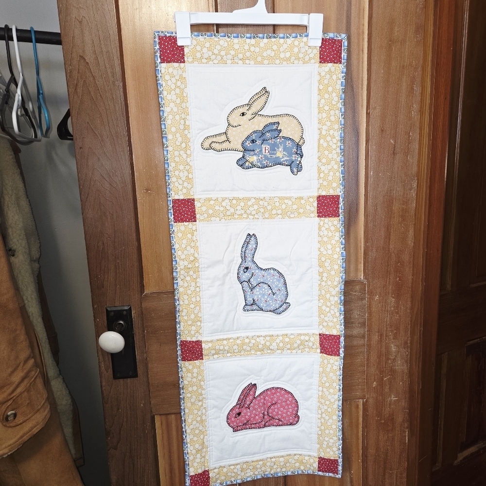handmade quilted wall hanging table runner Easter rabbits farm - Picture 7 of 9